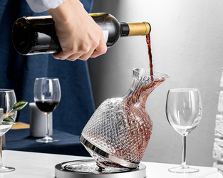 Wirująca karafka do wina 360°